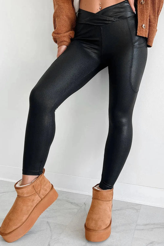 Black Pocketed V-Cut Waist Leggings