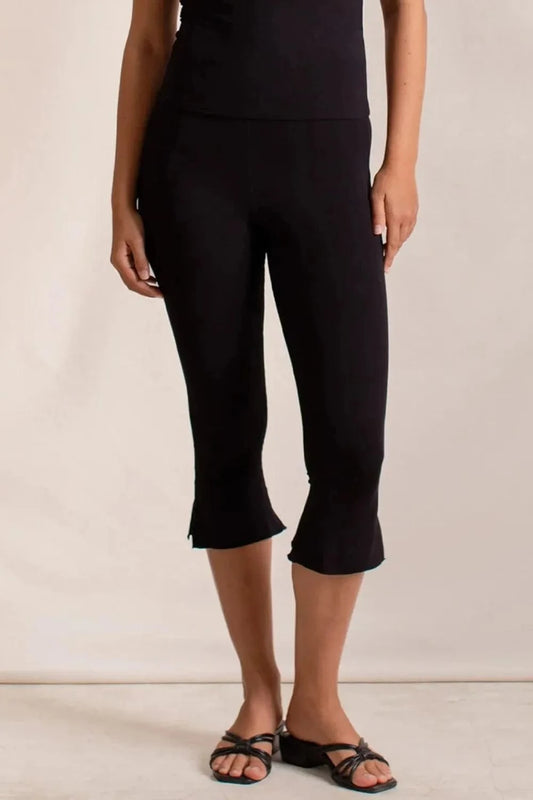 Black Side Slit Capris Leggings