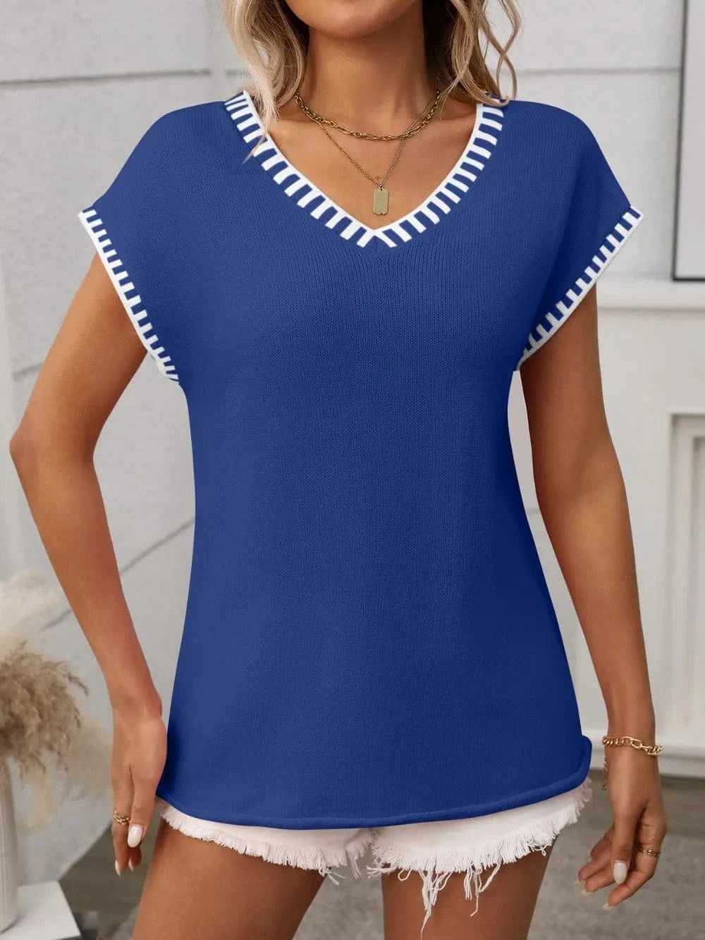 Contrast Trim V-Neck Short Sleeve Knit Top everyday essentials