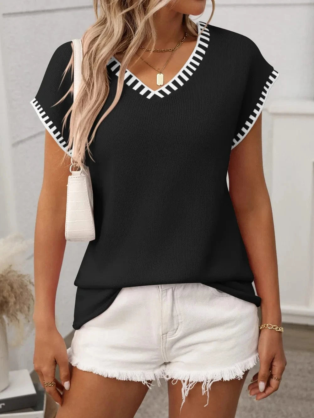 Contrast Trim V-Neck Short Sleeve Knit Top everyday essentials