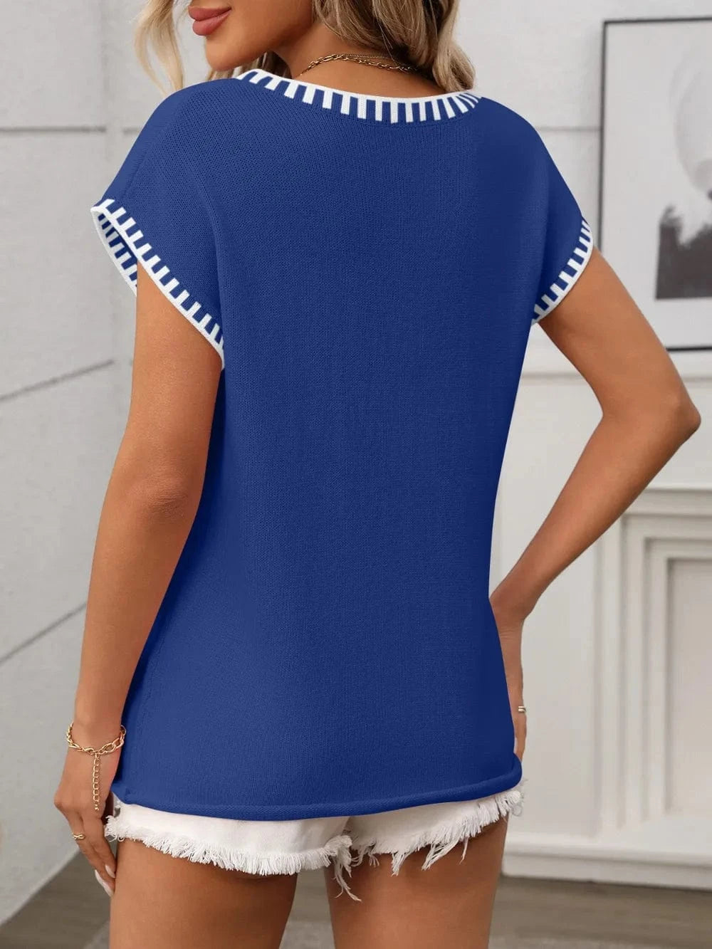 Contrast Trim V-Neck Short Sleeve Knit Top everyday essentials
