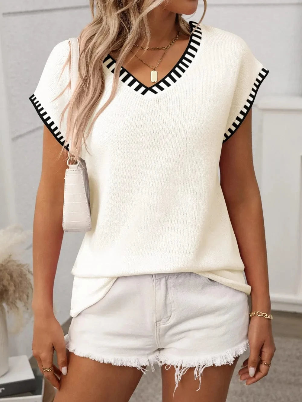 Cream Contrast Trim V-Neck Short Sleeve Knit Top everyday essentials