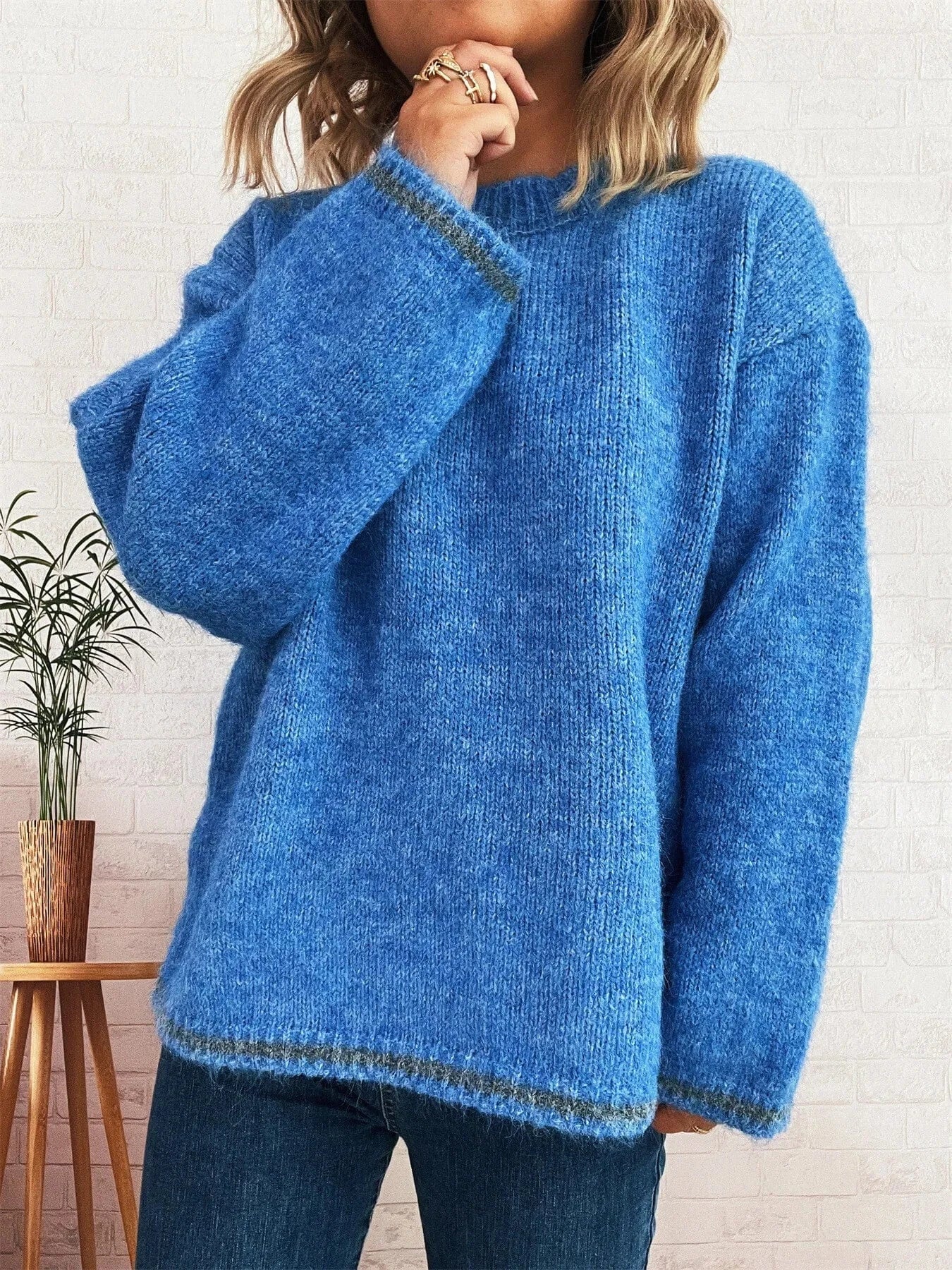 Contrast Trim Round Neck Cozy Sweater Tops and T-Shirts