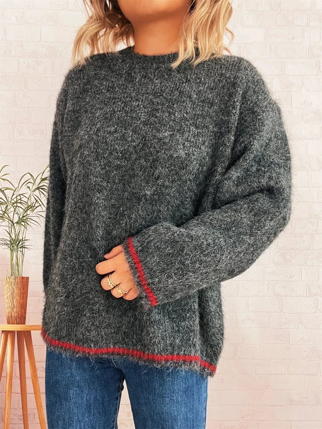 Contrast Trim Round Neck Cozy Sweater Tops and T-Shirts