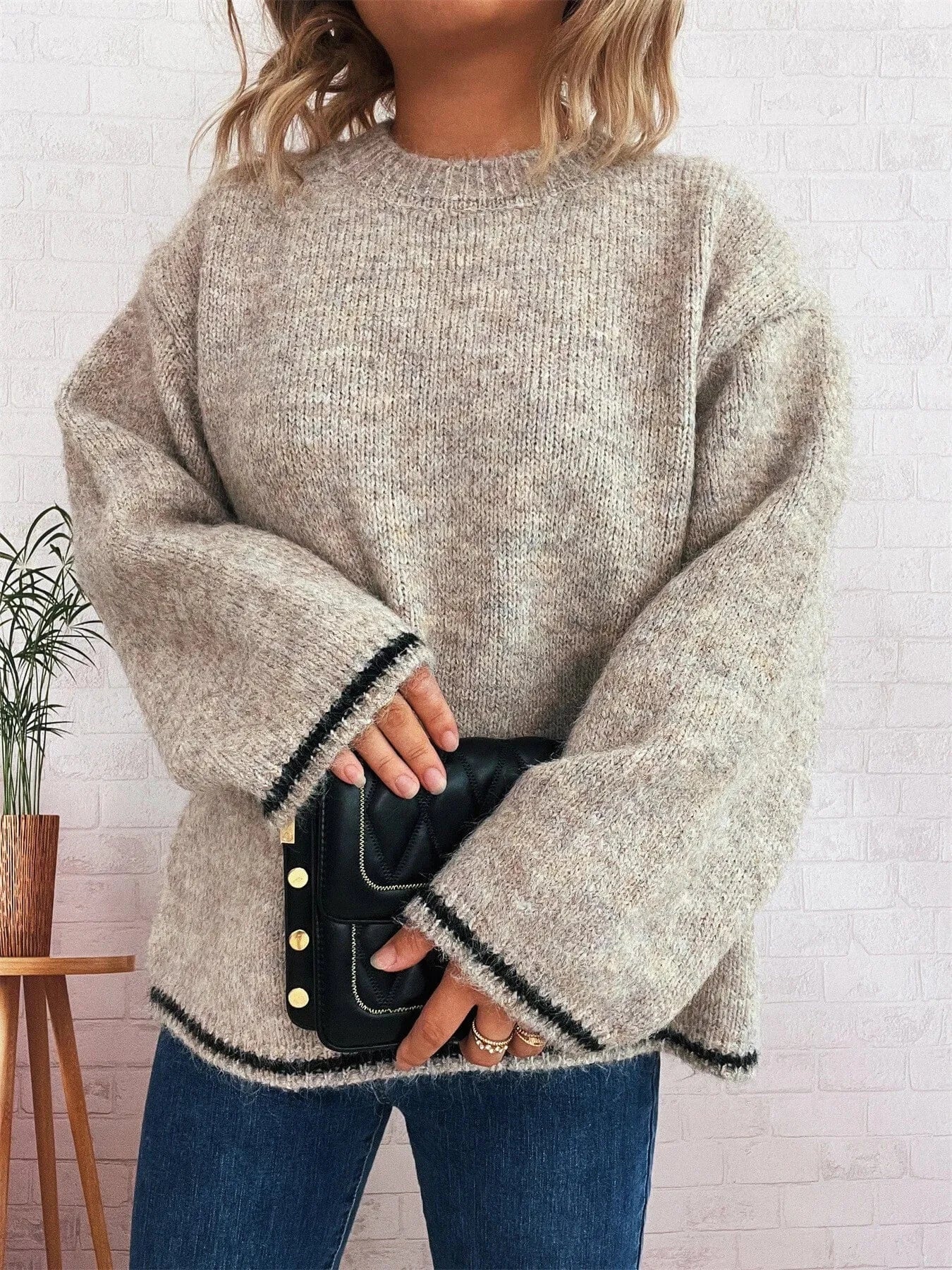 Contrast Trim Round Neck Cozy Sweater Tops and T-Shirts
