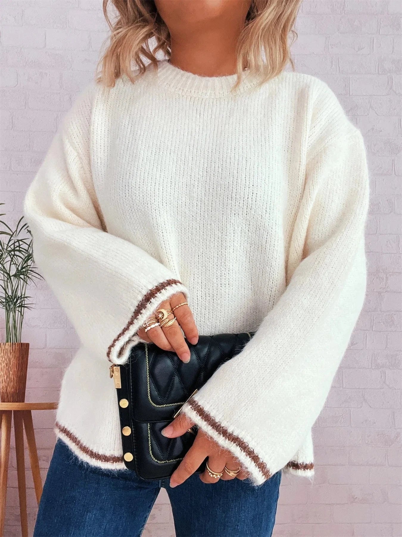 Contrast Trim Round Neck Cozy Sweater Tops and T-Shirts