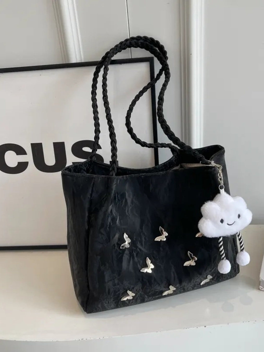 a0bd41bbab4041f0acda489e301fe28d-Max