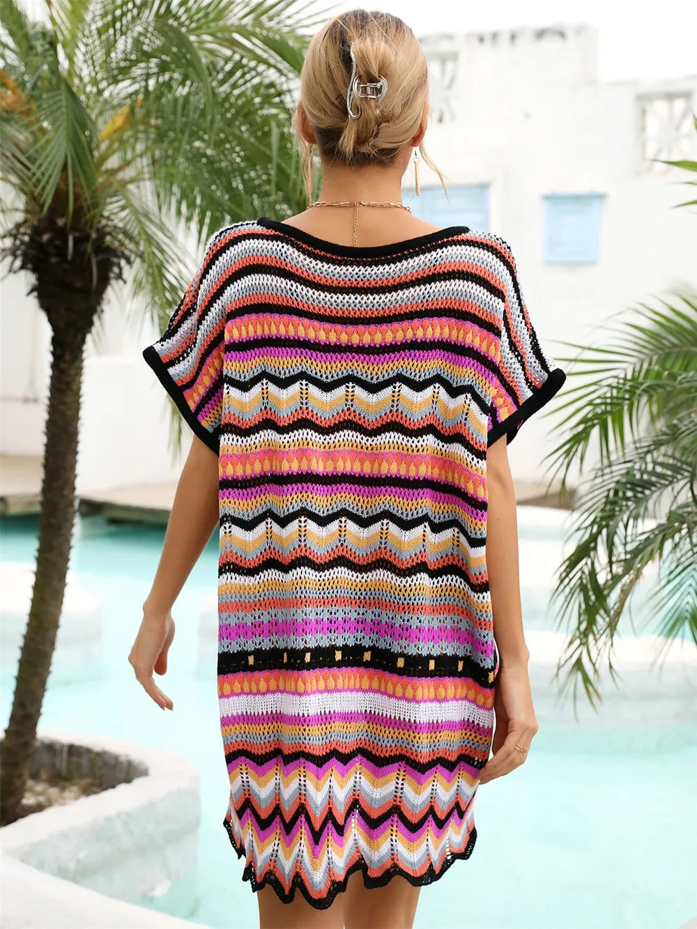 Vestido Saída de Praia Angel Wings com Listras Arco-íris e Barra Ondulada