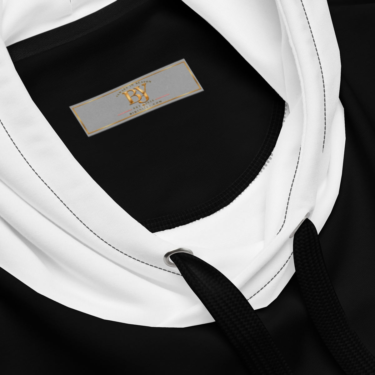 BY Beach Club — Moletom Feminino Preto com Capuz