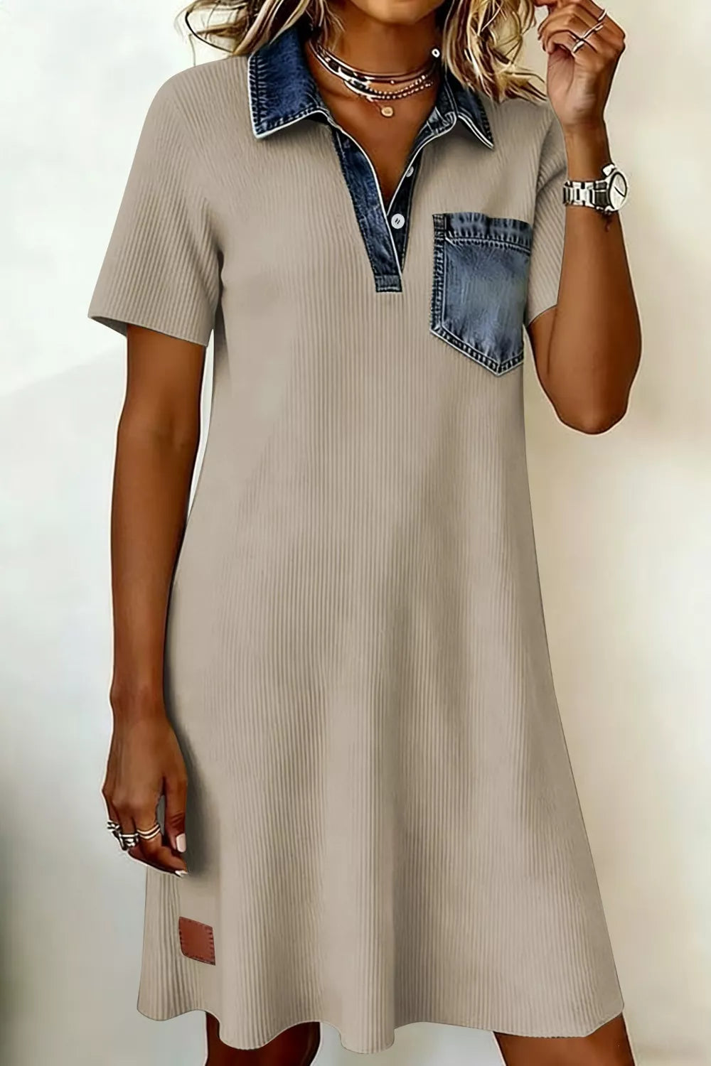Minivestito casual in maglia a costine con bordo in denim