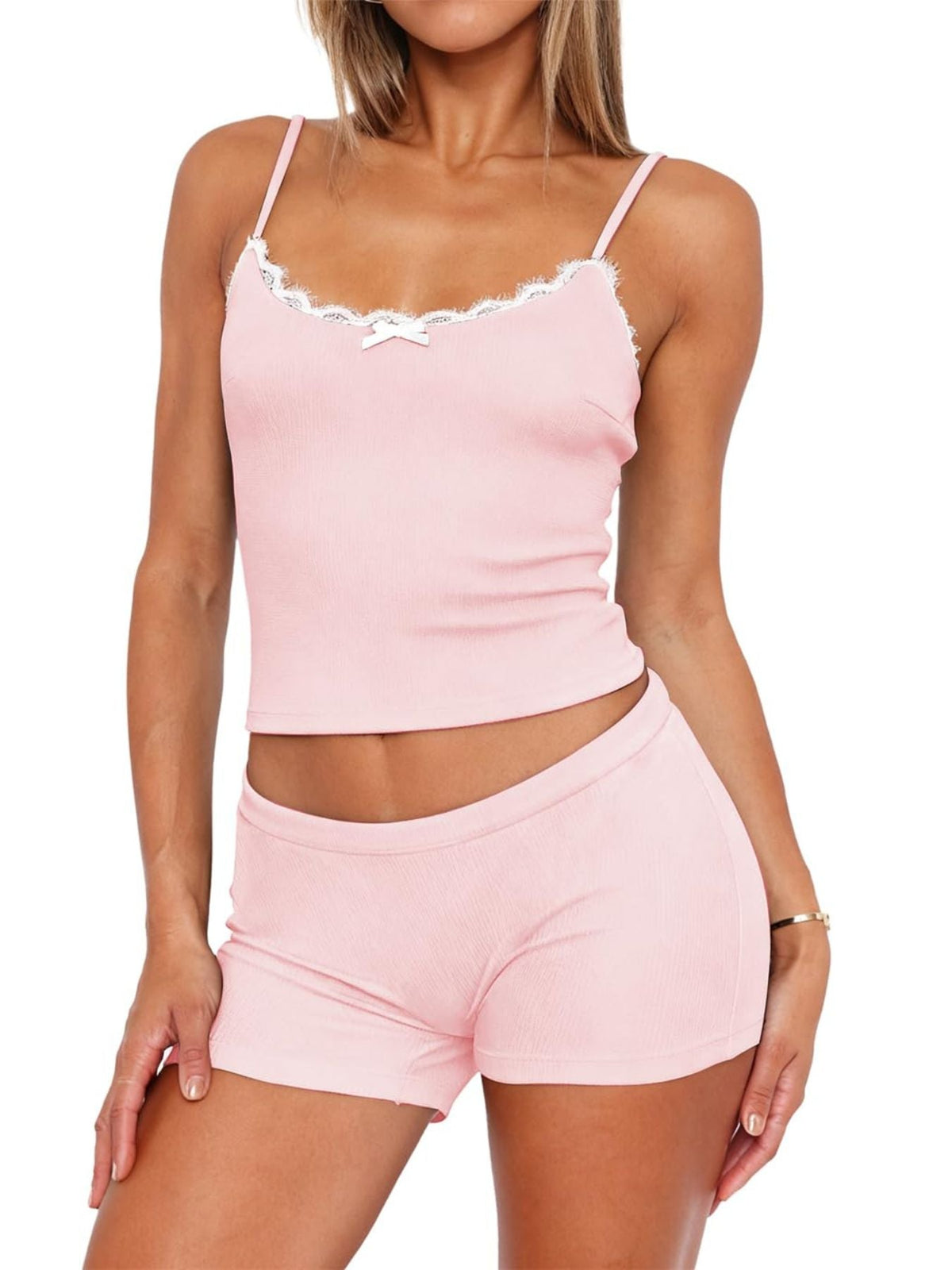 Coordinato top a canotta con finiture a contrasto e shorts