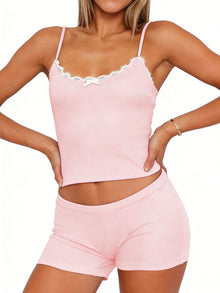 Coordinato top a canotta con finiture a contrasto e shorts