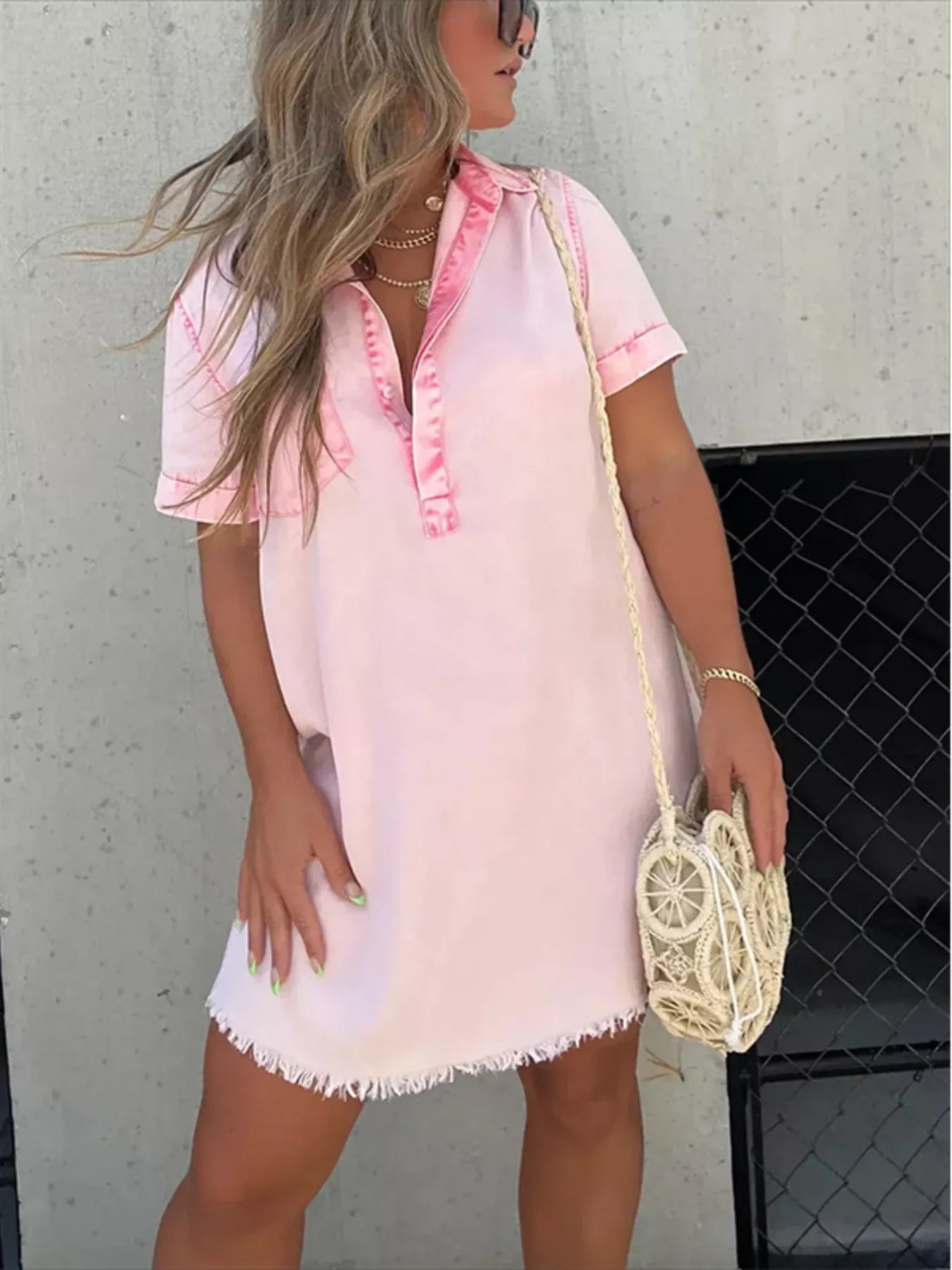 Abito T-shirt con Tasca e Orlo Grezzo Taglie Forti