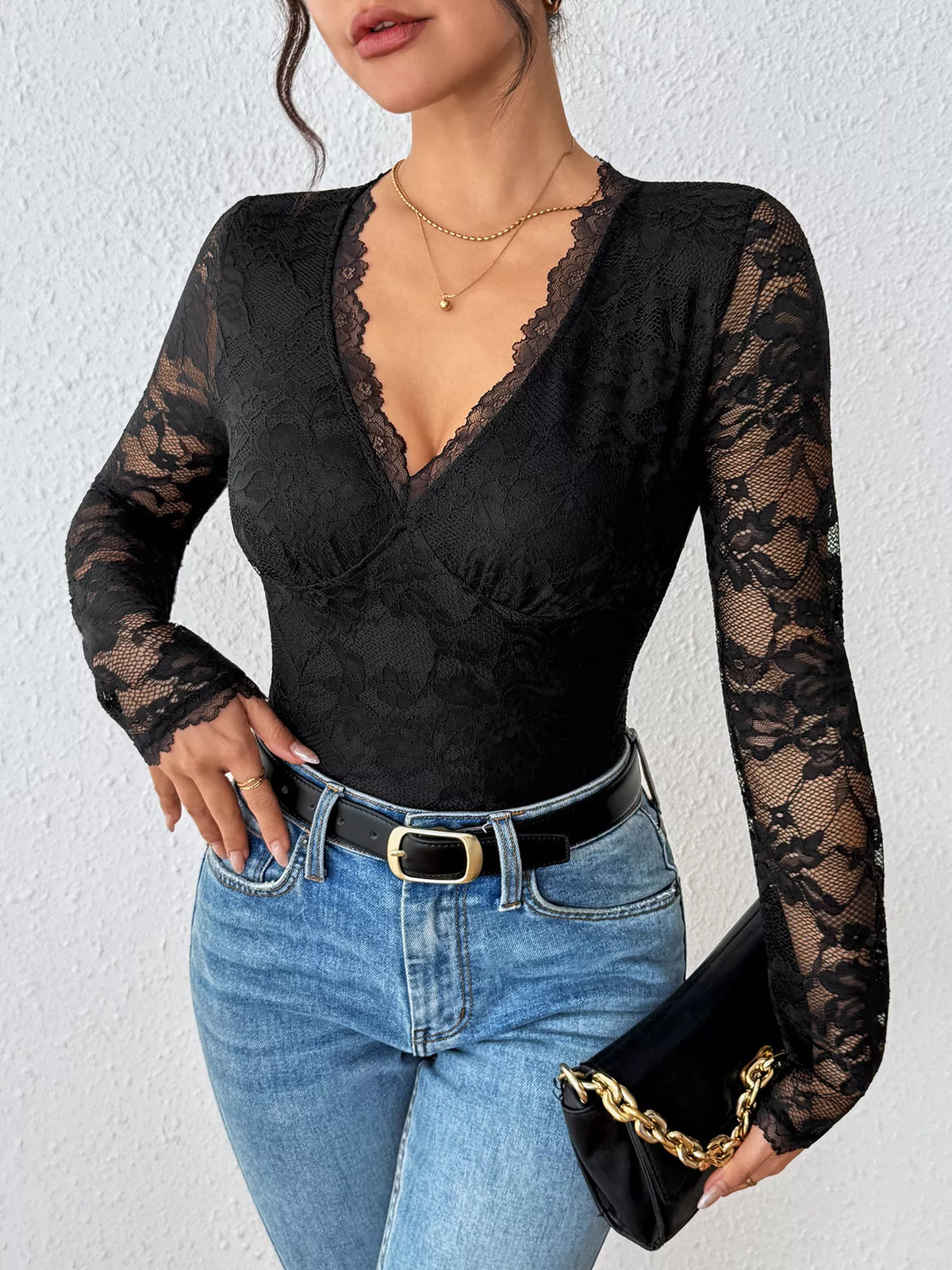 Scalloped V-Neck Lace Long Sleeve Bodysuit