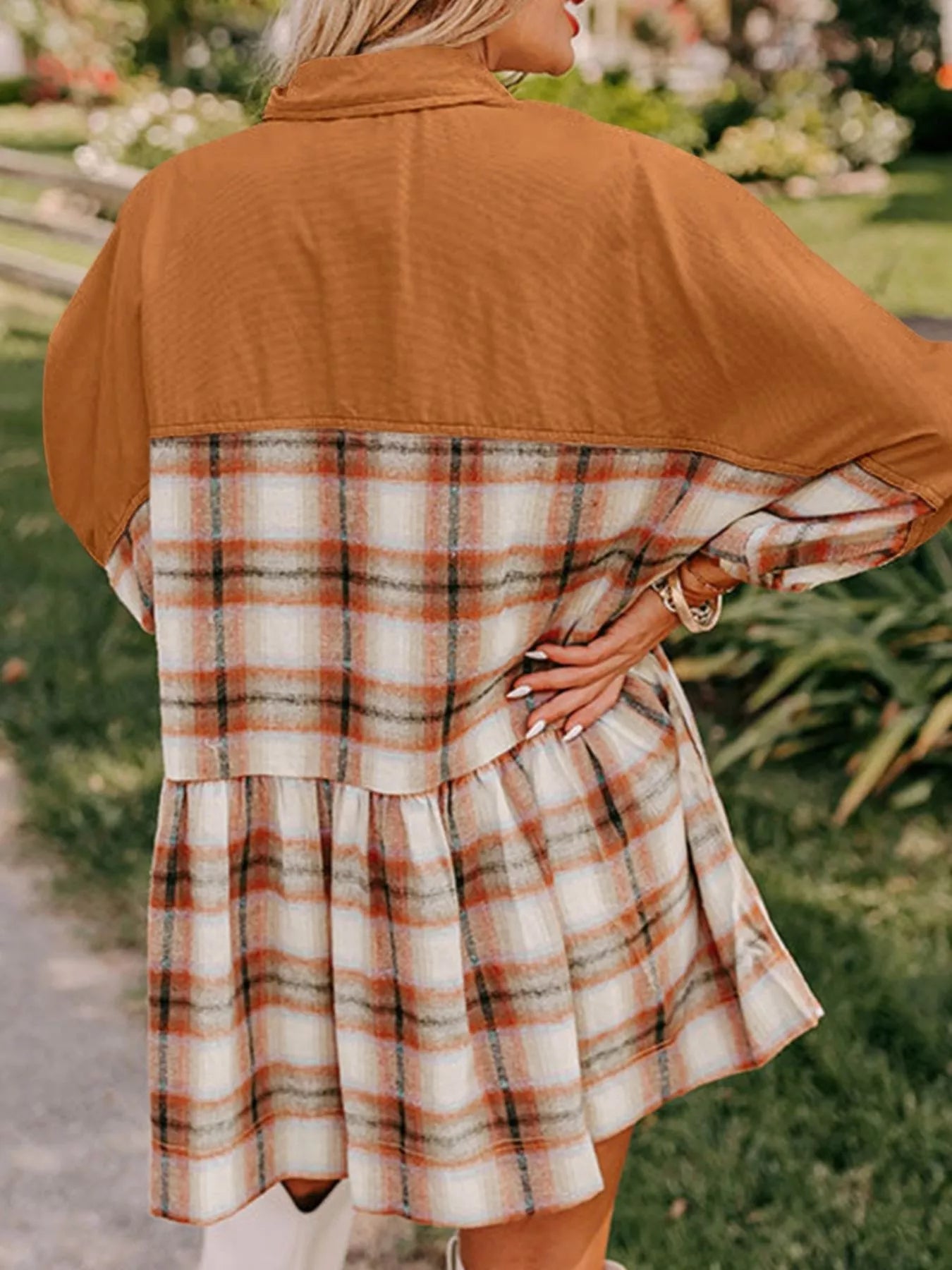 Miniabito con bottoni sul davanti in plaid