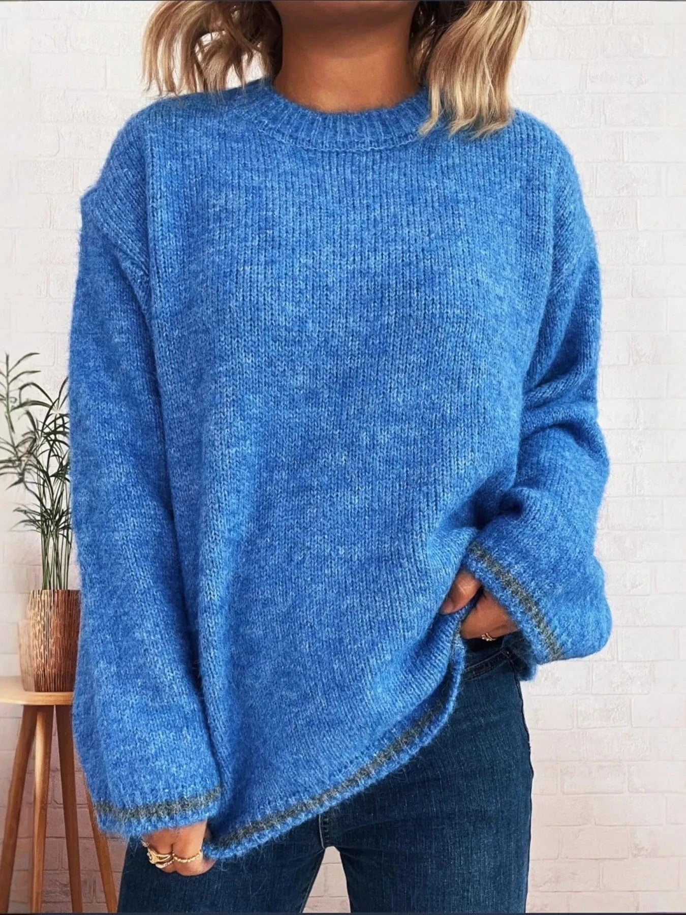 Contrast Trim Round Neck Cozy Sweater Tops and T-Shirts