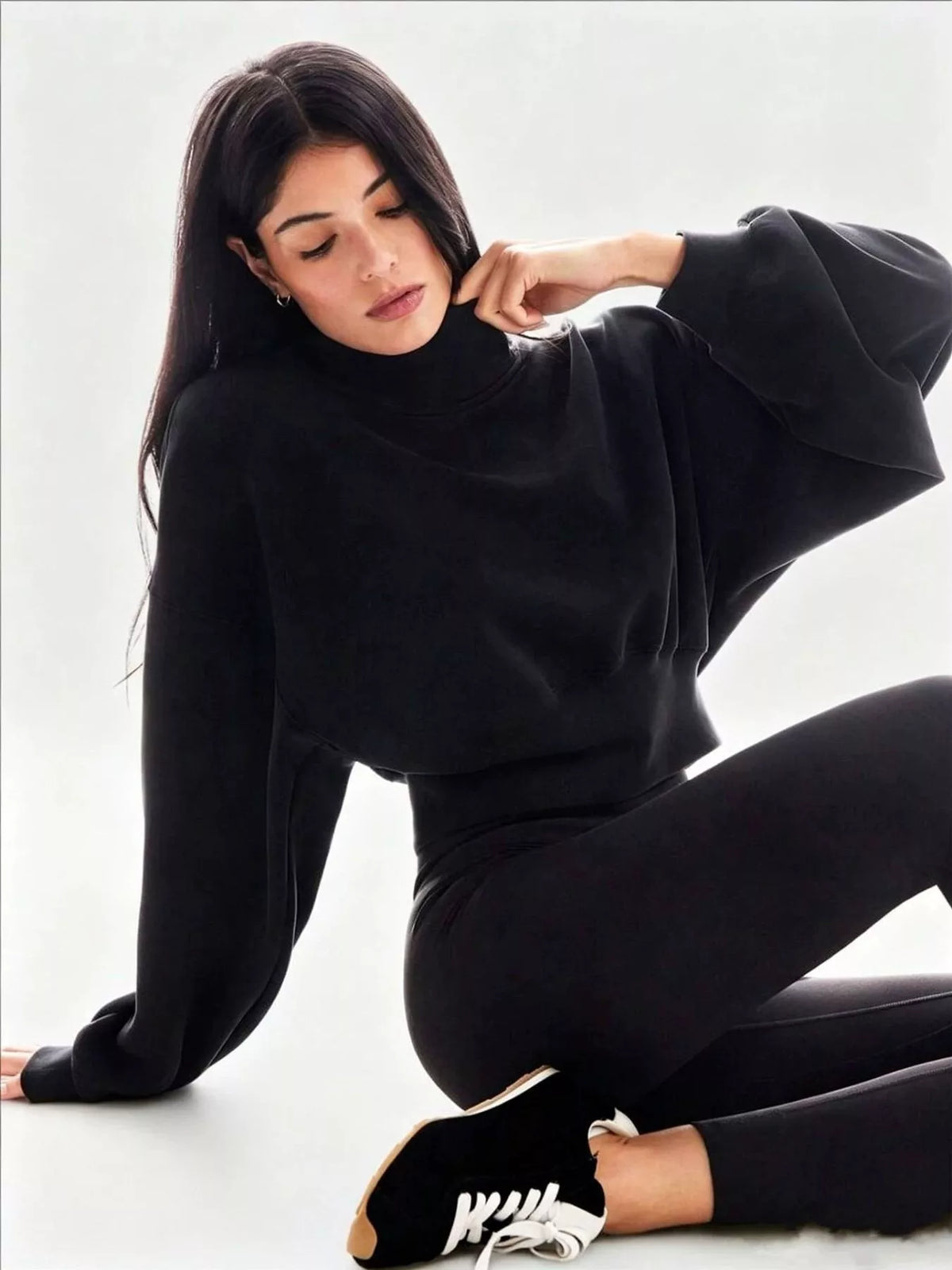 Turtleneck Drop-Shoulder Sweatshirt Black / S