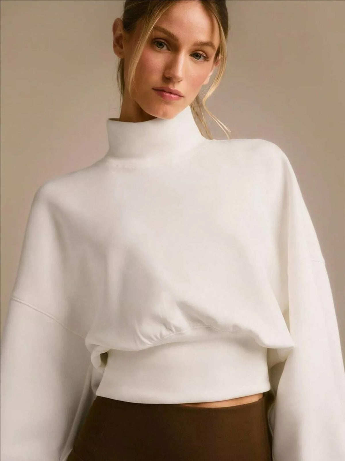Turtleneck Drop-Shoulder Sweatshirt White / S