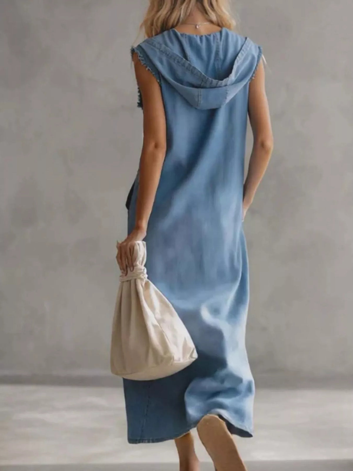 Robe longue en jean sans manches à capuche
